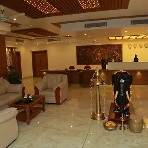 Hotel Savera Park