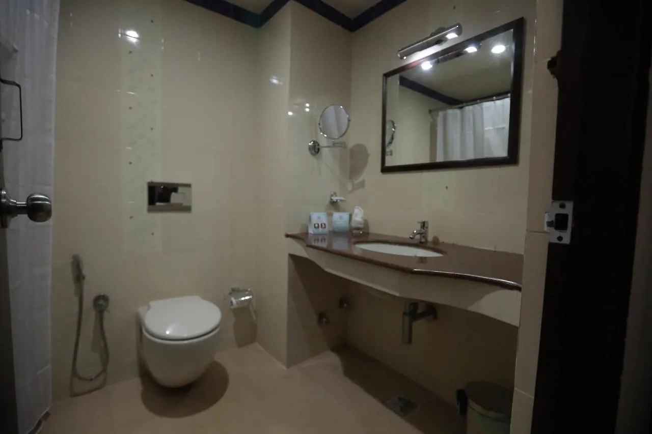Hotel Peninsula Thrissur 3*,  India